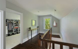 Upper Landing & Change Room - Country homes for sale and luxury real estate including horse farms and property in the Caledon and King City areas near Toronto