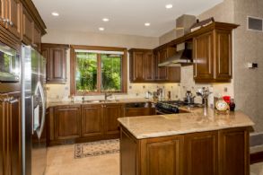 Kitchen - Country homes for sale and luxury real estate including horse farms and property in the Caledon and King City areas near Toronto