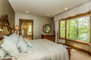 Master Bedroom - Country homes for sale and luxury real estate including horse farms and property in the Caledon and King City areas near Toronto