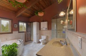 Country Retreat, Mono, Mono, Ontario, Canada - Country homes for sale and luxury real estate including horse farms and property in the Caledon and King City areas near Toronto