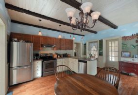 Kitchen - Country homes for sale and luxury real estate including horse farms and property in the Caledon and King City areas near Toronto