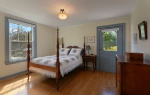 Master Bedroom - Country homes for sale and luxury real estate including horse farms and property in the Caledon and King City areas near Toronto