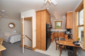 Upper Loft Apartment - Country homes for sale and luxury real estate including horse farms and property in the Caledon and King City areas near Toronto