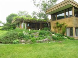 Bedroom Garden - Country homes for sale and luxury real estate including horse farms and property in the Caledon and King City areas near Toronto