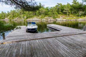 Sheltered Harbour - Country homes for sale and luxury real estate including horse farms and property in the Caledon and King City areas near Toronto