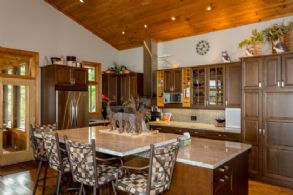Kitchen - Country homes for sale and luxury real estate including horse farms and property in the Caledon and King City areas near Toronto