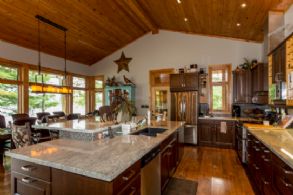 Kitchen - Country homes for sale and luxury real estate including horse farms and property in the Caledon and King City areas near Toronto