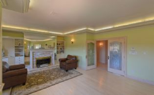 Master Bedroom Sitting Area - Country homes for sale and luxury real estate including horse farms and property in the Caledon and King City areas near Toronto