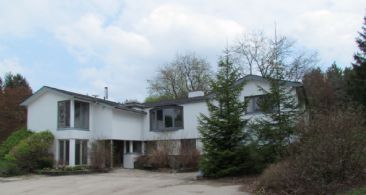 Main House - Country homes for sale and luxury real estate including horse farms and property in the Caledon and King City areas near Toronto
