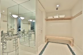 Gym Bath - Country homes for sale and luxury real estate including horse farms and property in the Caledon and King City areas near Toronto