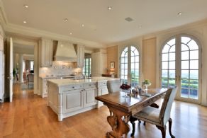 Kitchen - Country homes for sale and luxury real estate including horse farms and property in the Caledon and King City areas near Toronto