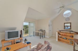 Apartment Living Room - Country homes for sale and luxury real estate including horse farms and property in the Caledon and King City areas near Toronto