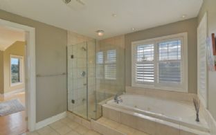 Master Ensuite - Country homes for sale and luxury real estate including horse farms and property in the Caledon and King City areas near Toronto