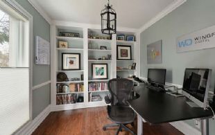 IN TOWN, ORANGEVILLE, Orangeville, Ontario, Canada - Country homes for sale and luxury real estate including horse farms and property in the Caledon and King City areas near Toronto