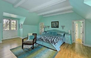 Master Bedroom - Country homes for sale and luxury real estate including horse farms and property in the Caledon and King City areas near Toronto