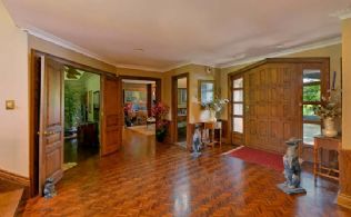 Receiving Hall - Country homes for sale and luxury real estate including horse farms and property in the Caledon and King City areas near Toronto