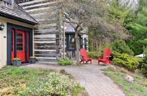 Front Entrance - Country homes for sale and luxury real estate including horse farms and property in the Caledon and King City areas near Toronto