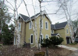 IN TOWN, ORANGEVILLE, Orangeville, Ontario, Canada - Country homes for sale and luxury real estate including horse farms and property in the Caledon and King City areas near Toronto