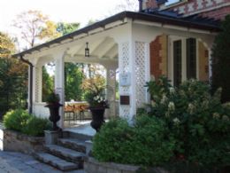 Executive Rental Aurora, Aurora, Ontario - Country homes for sale and luxury real estate including horse farms and property in the Caledon and King City areas near Toronto