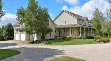 House - Country homes for sale and luxury real estate including horse farms and property in the Caledon and King City areas near Toronto