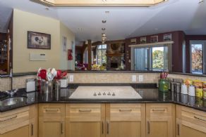 Kitchen - Country homes for sale and luxury real estate including horse farms and property in the Caledon and King City areas near Toronto