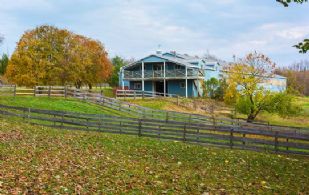 Heart Lake Farm, Caledon, Ontairo - Country homes for sale and luxury real estate including horse farms and property in the Caledon and King City areas near Toronto