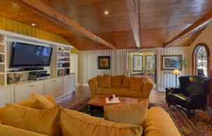 Lofty Pines Farm, Caledon, Ontario - Country homes for sale and luxury real estate including horse farms and property in the Caledon and King City areas near Toronto