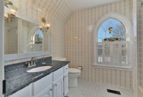 Porterfield Farmhouse, Caledon, Ontario - Country homes for sale and luxury real estate including horse farms and property in the Caledon and King City areas near Toronto