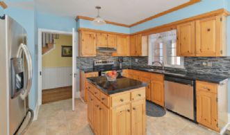 Porterfield Farmhouse, Caledon, Ontario - Country homes for sale and luxury real estate including horse farms and property in the Caledon and King City areas near Toronto