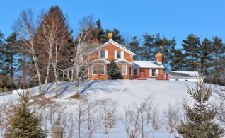 Porterfield Farmhouse, Caledon - Country Homes for sale and Luxury Real Estate in Caledon and King City including Horse Farms and Property for sale near Toronto