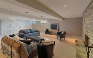Games Room - Country homes for sale and luxury real estate including horse farms and property in the Caledon and King City areas near Toronto