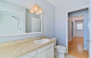 Bathroom - Country homes for sale and luxury real estate including horse farms and property in the Caledon and King City areas near Toronto