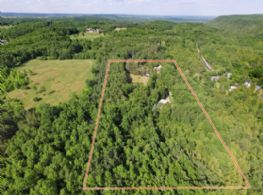 Stone Cottage, Belfountain, Ontario - Country homes for sale and luxury real estate including horse farms and property in the Caledon and King City areas near Toronto