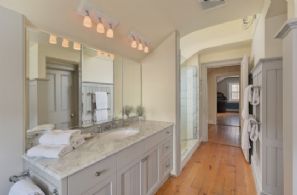 4-piece Bath - Country homes for sale and luxury real estate including horse farms and property in the Caledon and King City areas near Toronto