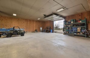 Drive-in Workshop - Country homes for sale and luxury real estate including horse farms and property in the Caledon and King City areas near Toronto