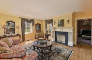 Living Room - Country homes for sale and luxury real estate including horse farms and property in the Caledon and King City areas near Toronto