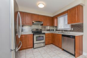 Bird Street, Barrie, Ontario - Country homes for sale and luxury real estate including horse farms and property in the Caledon and King City areas near Toronto