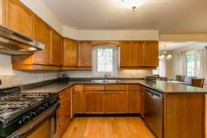 Kitchen - Country homes for sale and luxury real estate including horse farms and property in the Caledon and King City areas near Toronto