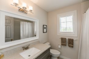 Bathroom - Country homes for sale and luxury real estate including horse farms and property in the Caledon and King City areas near Toronto