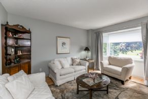 Living Room - Country homes for sale and luxury real estate including horse farms and property in the Caledon and King City areas near Toronto