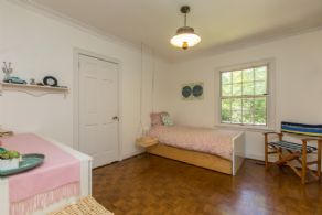 Bedroom - Country homes for sale and luxury real estate including horse farms and property in the Caledon and King City areas near Toronto