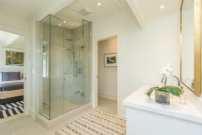 Master Bathroom - Country homes for sale and luxury real estate including horse farms and property in the Caledon and King City areas near Toronto