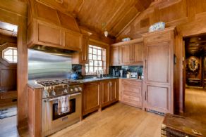 Kitchen - Country homes for sale and luxury real estate including horse farms and property in the Caledon and King City areas near Toronto