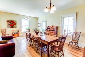 Dining Room - Country homes for sale and luxury real estate including horse farms and property in the Caledon and King City areas near Toronto