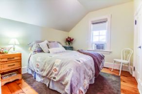 Bedroom - Country homes for sale and luxury real estate including horse farms and property in the Caledon and King City areas near Toronto
