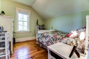 Bedroom - Country homes for sale and luxury real estate including horse farms and property in the Caledon and King City areas near Toronto
