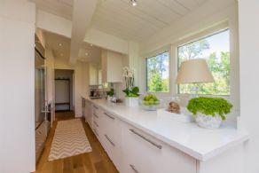 Kitchen - Country homes for sale and luxury real estate including horse farms and property in the Caledon and King City areas near Toronto