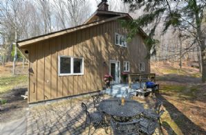 Author's Retreat, Adjala-Tosorontio, Ontario - Country homes for sale and luxury real estate including horse farms and property in the Caledon and King City areas near Toronto