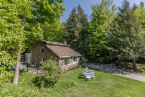 Renovated Country Home - Country homes for sale and luxury real estate including horse farms and property in the Caledon and King City areas near Toronto