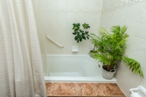 Bathroom - Country homes for sale and luxury real estate including horse farms and property in the Caledon and King City areas near Toronto